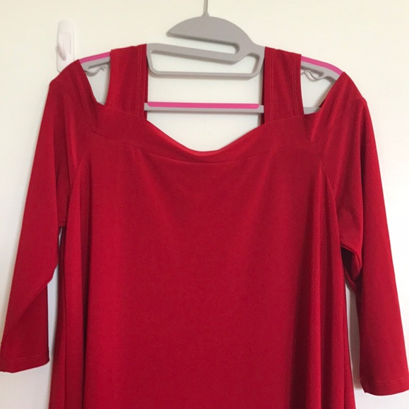 Beautiful Bright red cold shoulder top - Picture 2 of 4